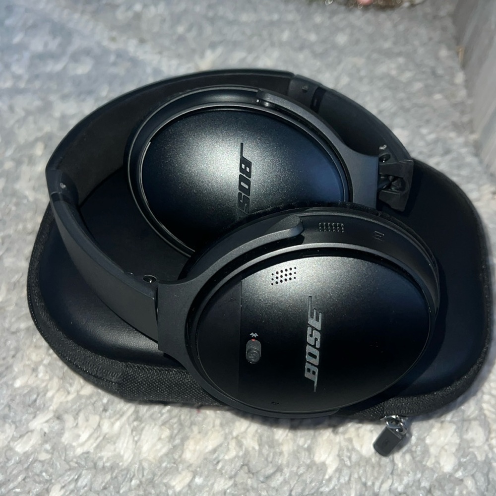 Bose QuietComfort Bluetooth Wirelesss Noise Canceling Headphones